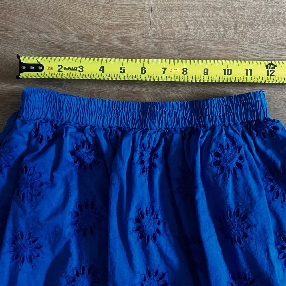 J.Crew blue midi cotton skirt w elastic waistband, floral embroidery. Sz PXS